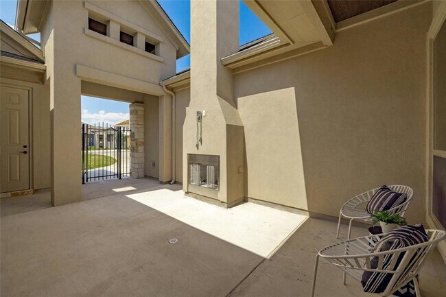 Foto del edificio - 19612 Serenity Ln