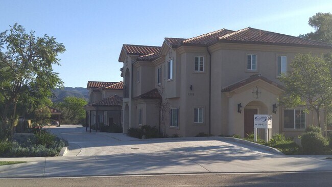 Building Photo - 1380 Patricia Ave
