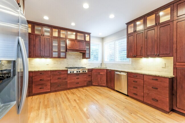 Building Photo - 28501 SW Meadows Loop, Wilsonville, OR, 97070