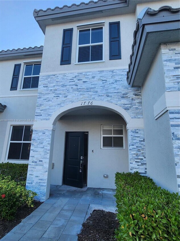 Foto principal - 1776 SE 27th Rd