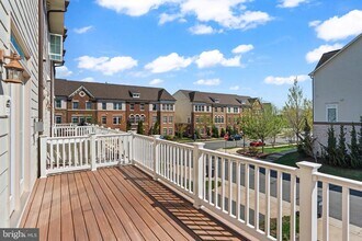Building Photo - 44711 Plympton Square