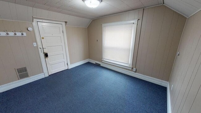 Building Photo - 706 Emmet St