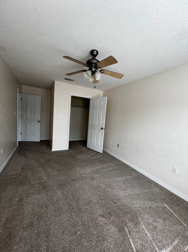 Building Photo - 202 Johnson Ct