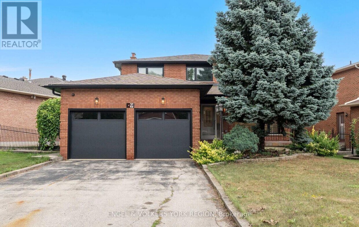 Primary Photo - 49 Thistle Ridge Dr