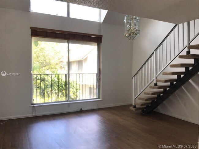 Building Photo - 6886 N Kendall Dr