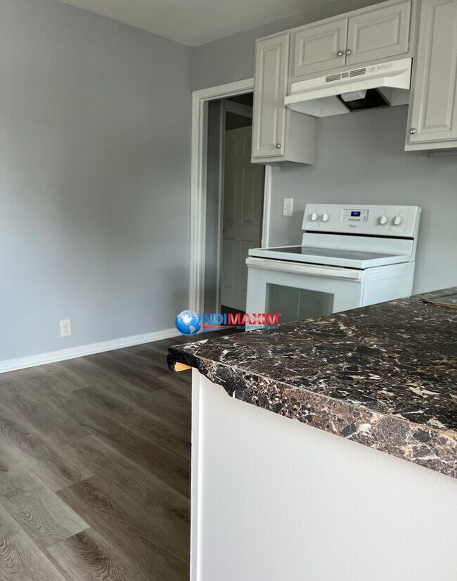 Building Photo - Nicely renovated home in Lawrenceville