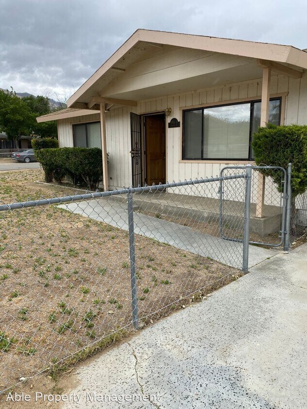 Primary Photo - 2831 Steensen St