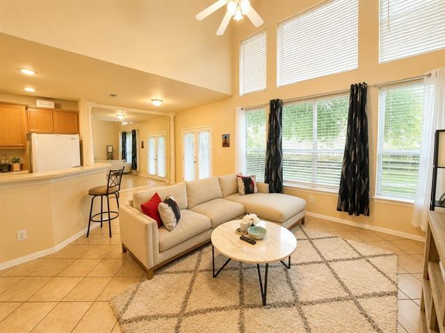 Foto del edificio - 9929 Dryden Ln