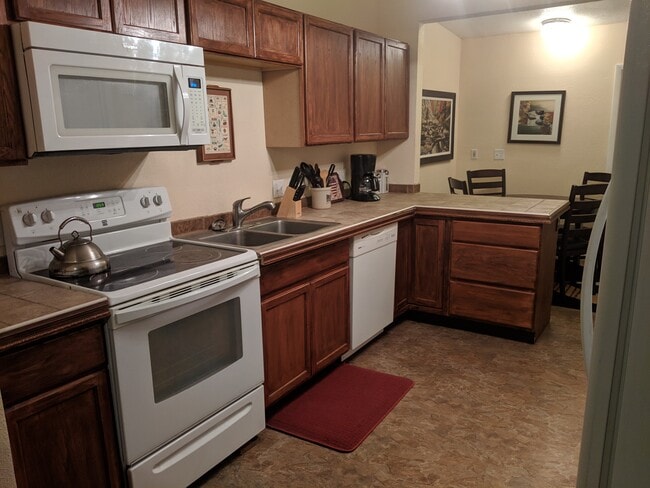 Cocina - 320 S Institute St