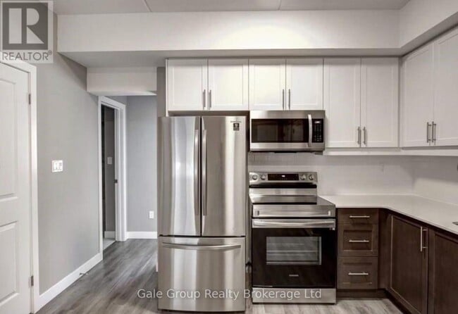 Building Photo - 439 Athlone Ave