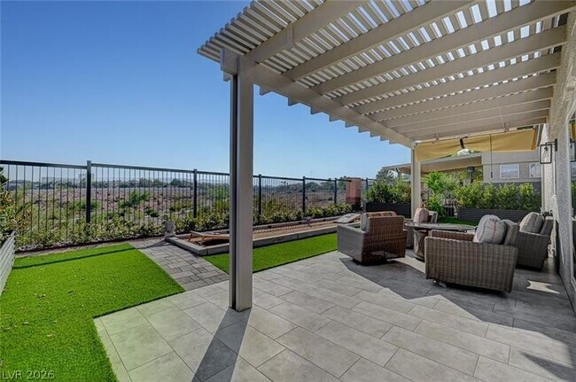 Foto del edificio - 10509 India Hawthorn Ave