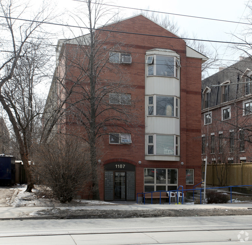 Primary Photo - 1187 Queen St E