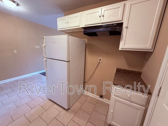 Foto del edificio - 677 N Holmes St