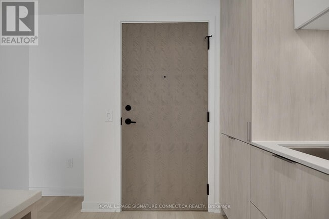 Building Photo - 130 River St