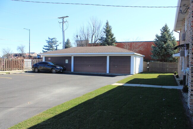 Foto del edificio - 14475 Jefferson Ave