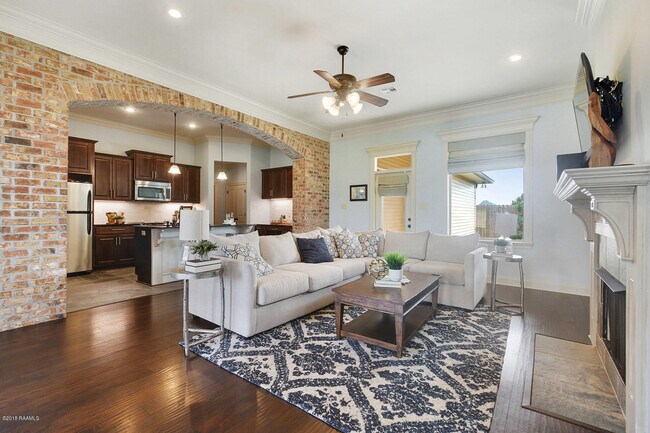 Building Photo - 308 Overbrook Dr
