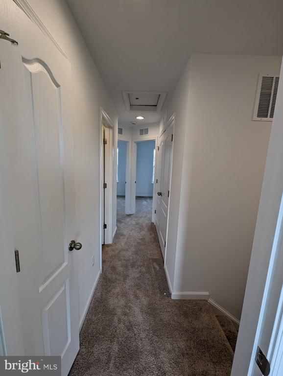 Foto del edificio - 241 Hillsdale Pl