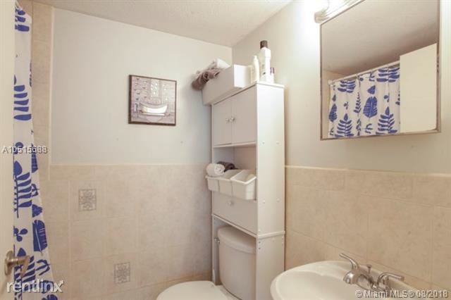 Building Photo - 1 br, 1 bath Condo - 865 Collins Ave 203