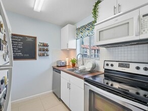 Building Photo - 6060 Forest Hill Blvd