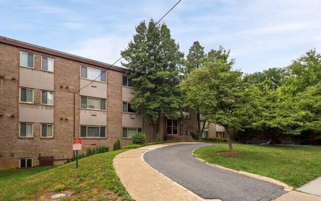 Beautiful Landscaping - 4570 MacArthur Blvd NW