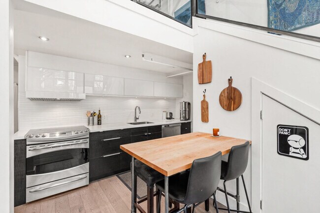 Photo du bâtiment - 272 E 4th Ave