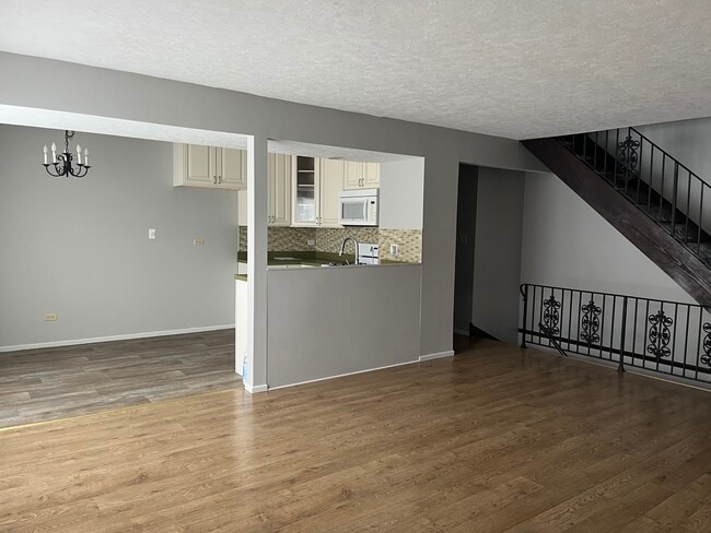 Building Photo - 430 Inverrary Ln