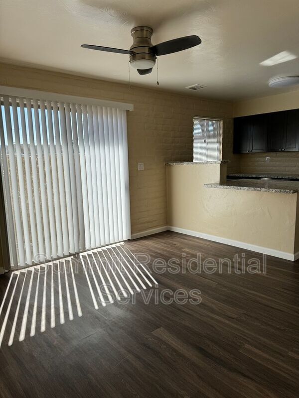 Building Photo - 4561 E Bellevue St