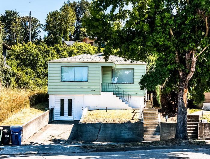 Primary Photo - 2 bedroom in Seattle WA 98106