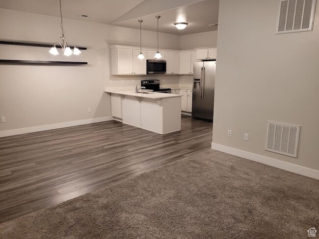 Building Photo - Modern 3 Bed / 2 Bath Condo in Amenity-Ric...