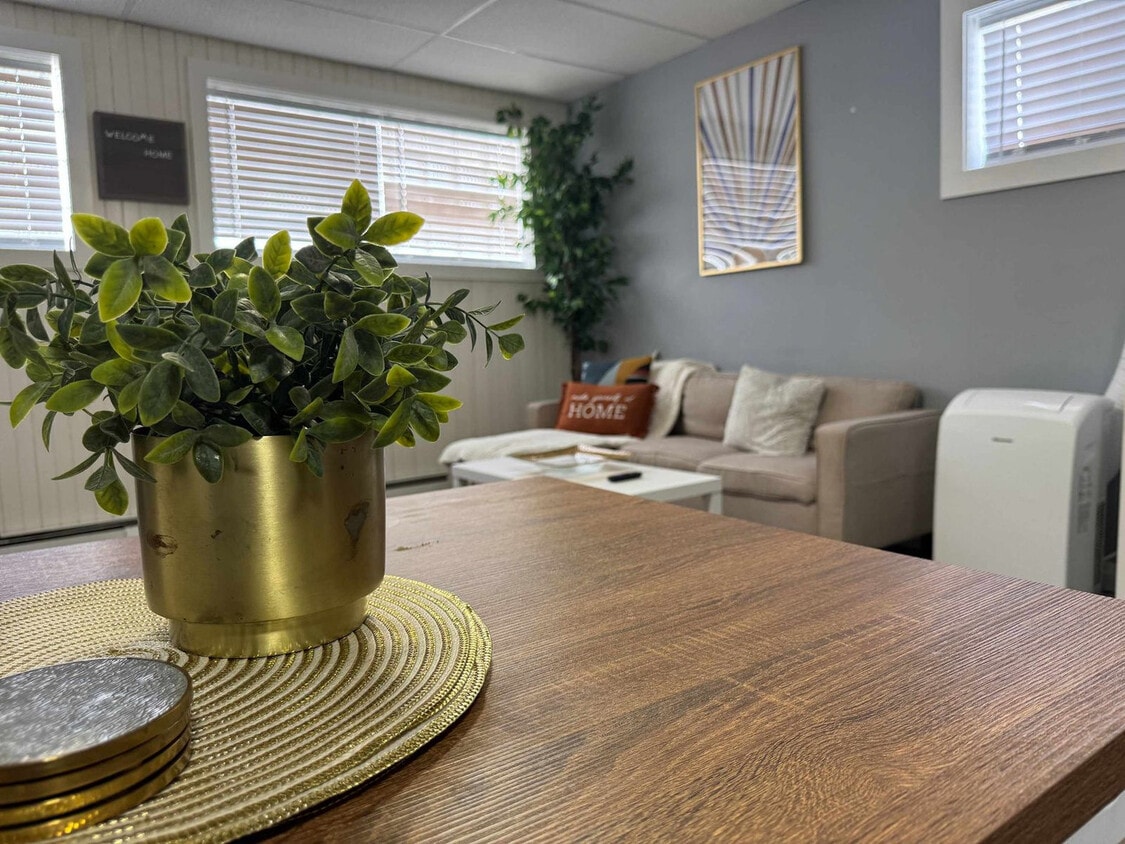 Primary Photo - 508 Elm St