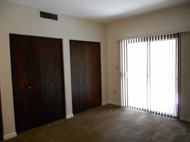 Building Photo - Eastside (Golf Links and Pantano) spacious 2nd floor 2 bed, 2 bath condo!