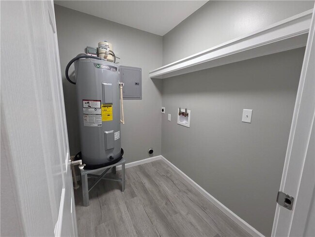 Foto del edificio - 3066 Baycrescent Dr