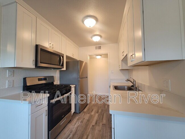 Foto del edificio - 7145 Bacchini Ave