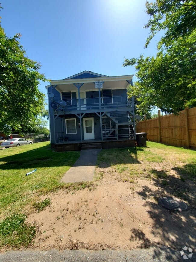 Building Photo - 1241-1245 Hattie Ave