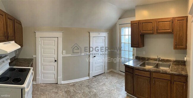 Foto del edificio - 939 Tamarack Ave NW