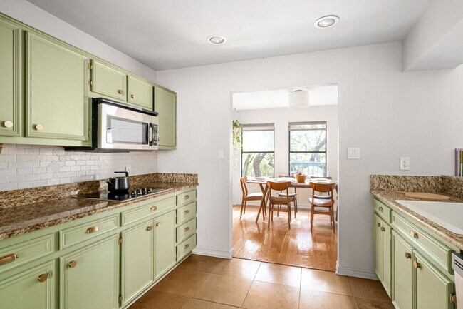Foto del edificio - 614 Canyon Rim Dr