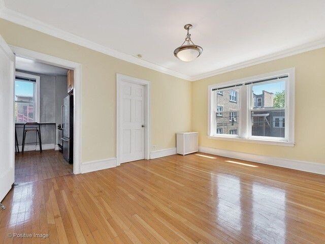 Foto del edificio - 1427 W Summerdale Ave