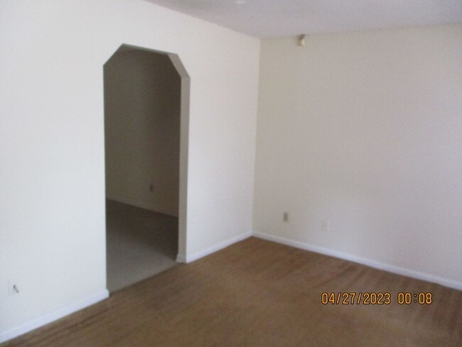 Building Photo - 2513 Beachview Dr