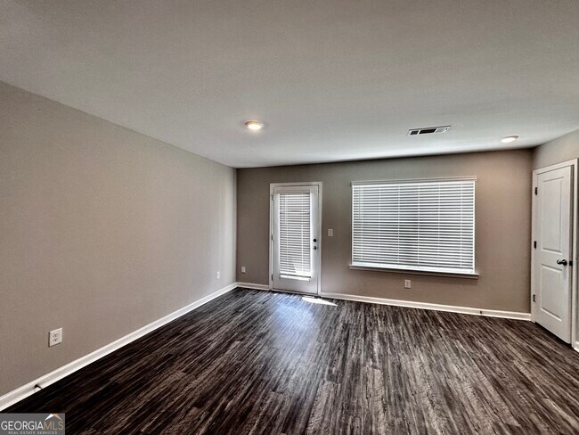 Foto del edificio - 324 Ashigan St