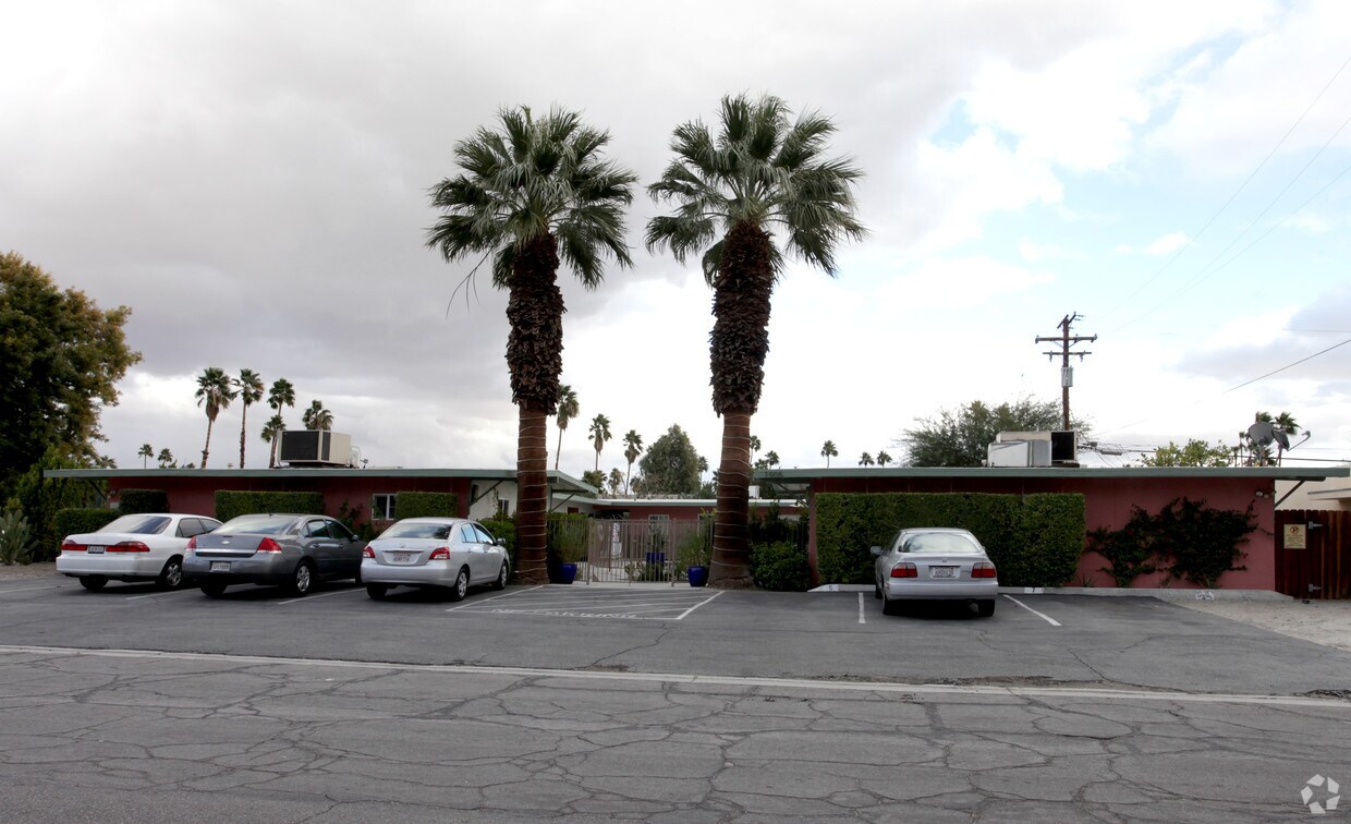 Foto principal - 1905 E Tahquitz Canyon Way