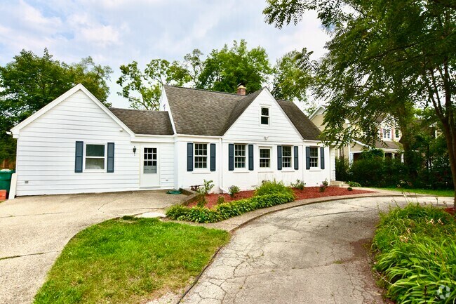 Building Photo - 619 Hillside Rd