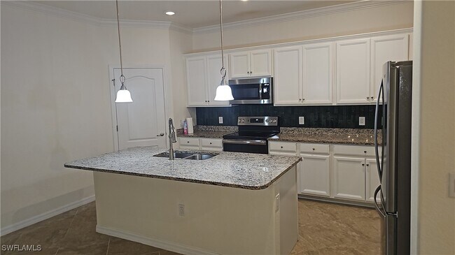 Building Photo - 12763 Fairington Way