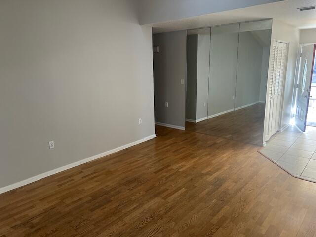 Foto del edificio - "Charming 4-Bed Oasis with 2 Full Baths in Shalimar!"