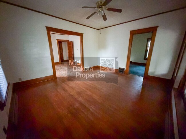 Foto del edificio - 933 E 5th Ave