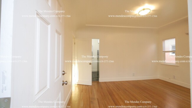 Building Photo - 4731 1/2 Oregon St.-