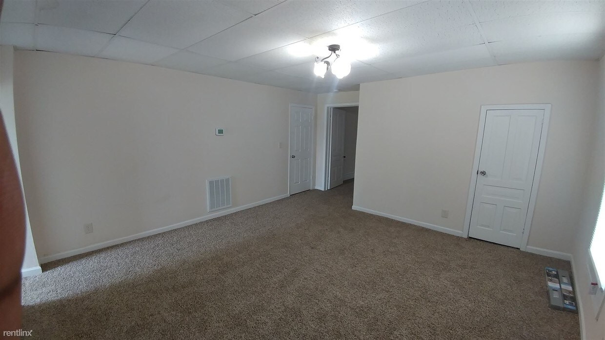 Foto principal - 212 N Spring St