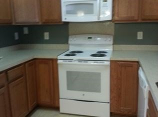 Building Photo - 123 Cromer St