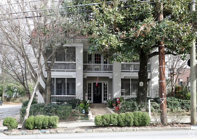 Building Photo - 745 Monroe Dr NE