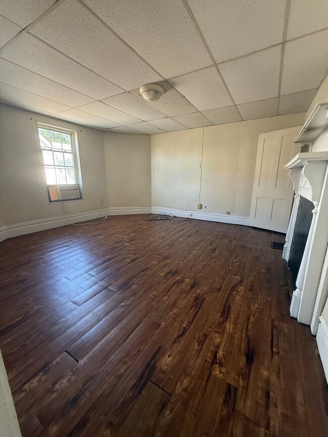 Interior Photo - 382 Forest Avenue