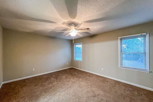 Building Photo - Charming 4 Bedroom in Montgomery
